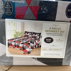 6-Piece King Bedsheet Set – Modern Geometric Pattern (Red, Grey, Blue)